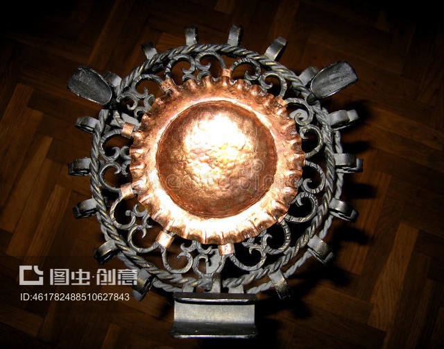 最精細的鐵藝煙灰缸The Most Elaborate Ironwork Ashtray